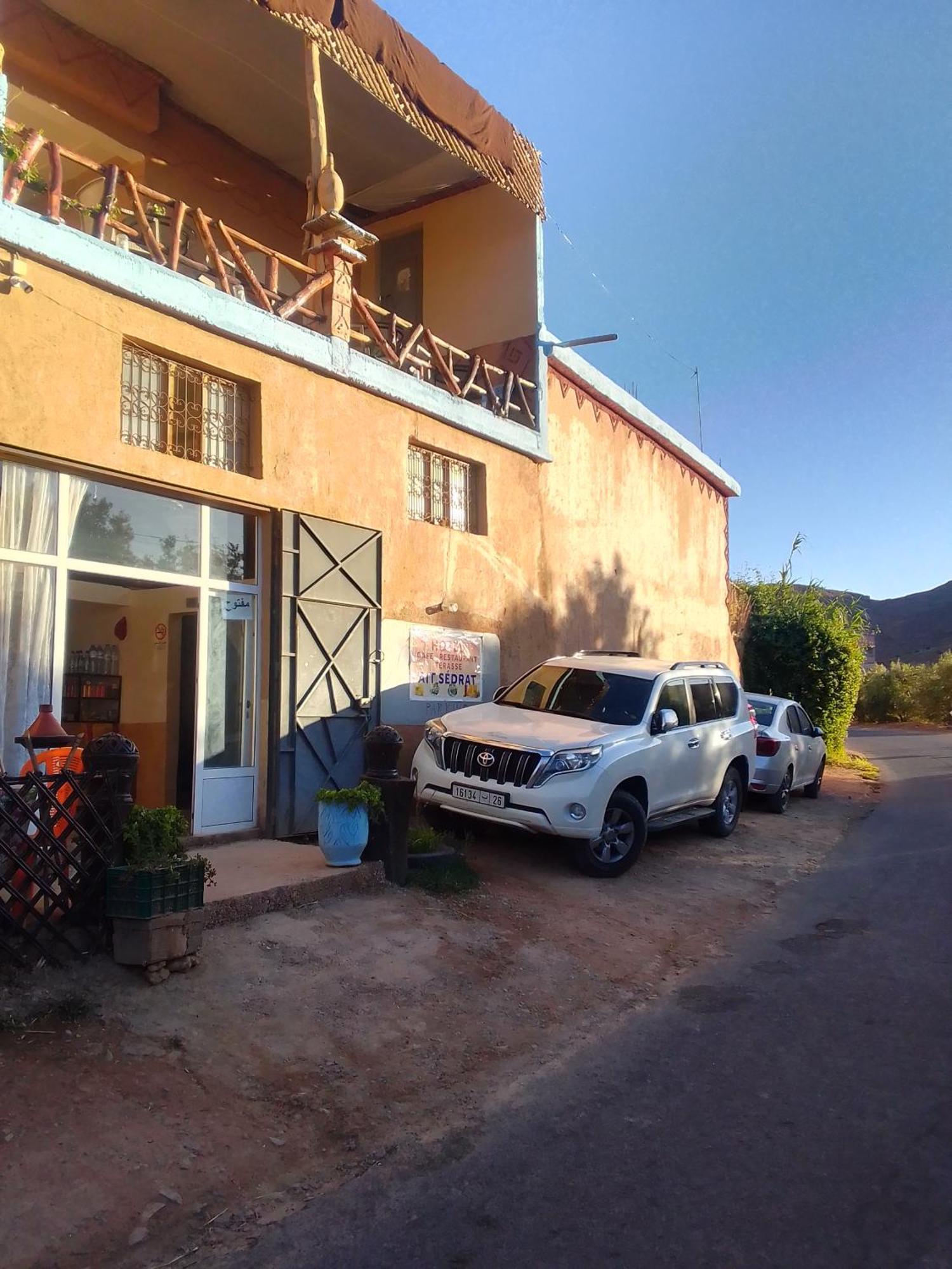 Hotel Restaurant Ait Saderat Boumalne Dades Exterior photo